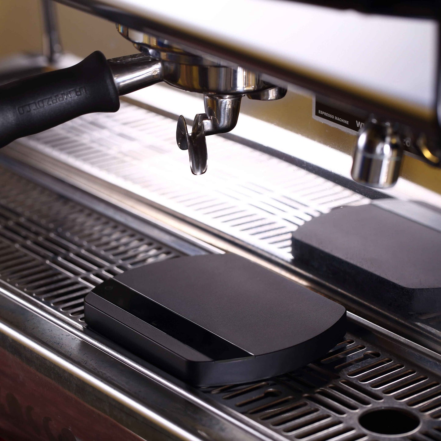 Felicita ARC Scale - Black