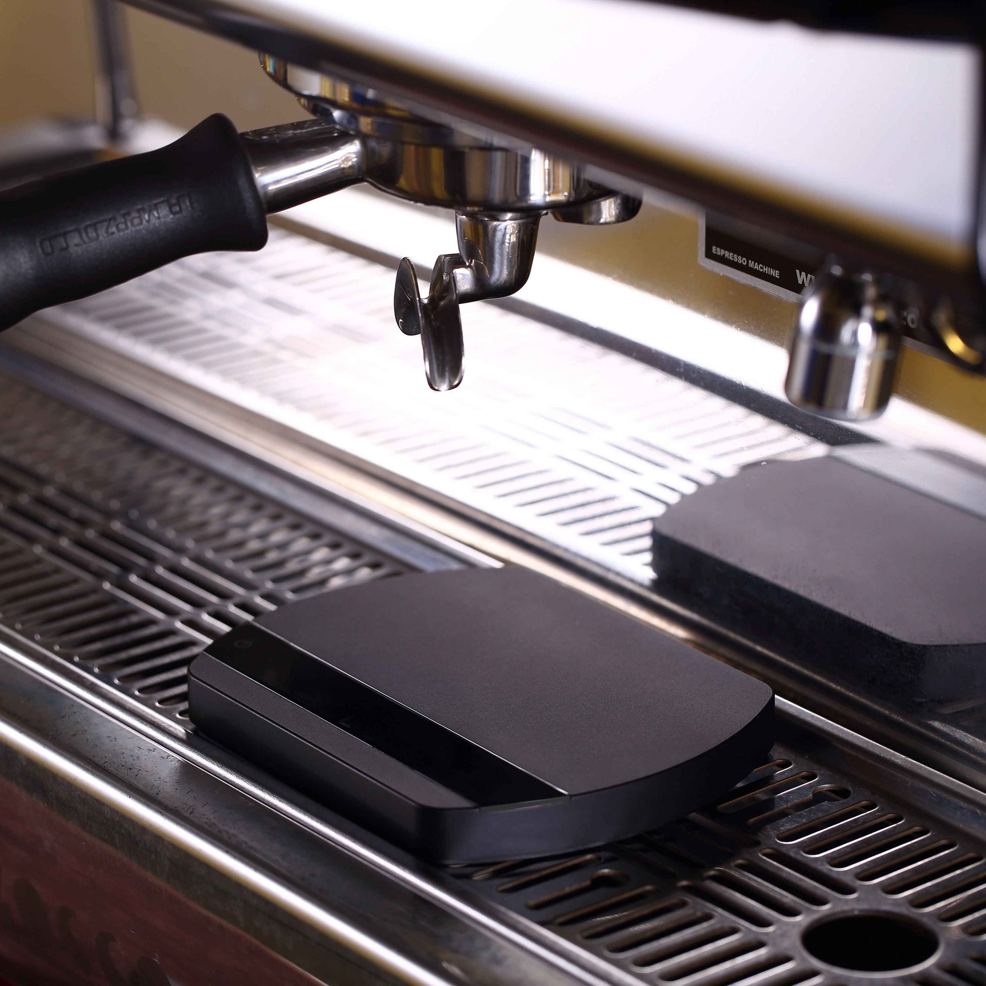 Felicita ARC Scale - Black